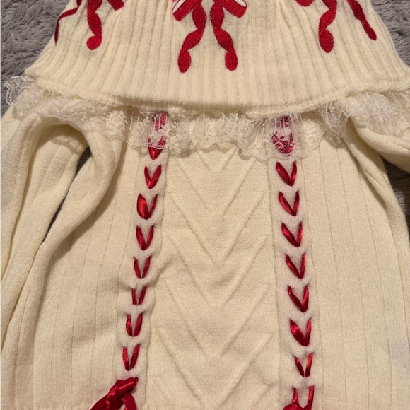 ROMWE Cream Off-the-Shoulder Sweater with Red Details - Picture 6 of 10